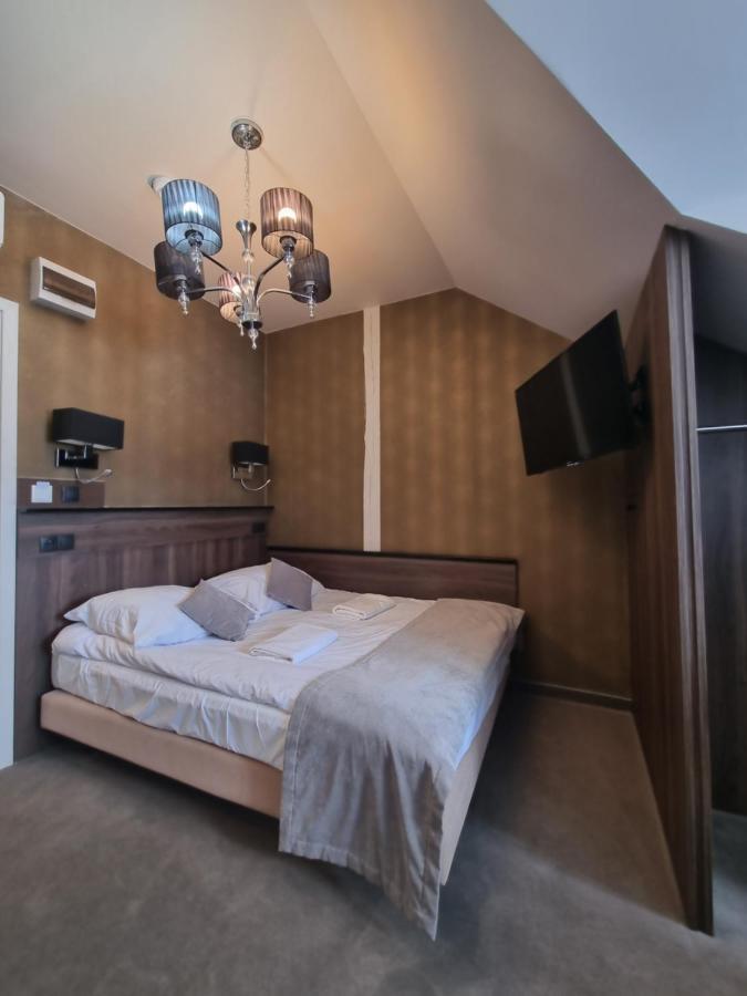 Dworek Jablonna Jablonna Majatek Bagian luar foto
