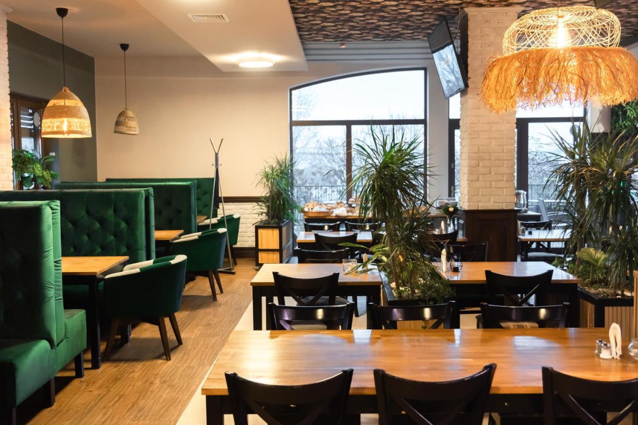 Dworek Jablonna Jablonna Majatek Bagian luar foto